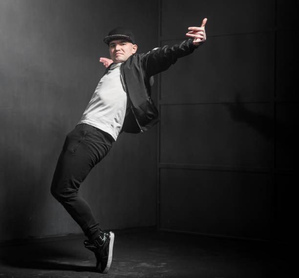 istock Hip Hop Dancer Standing on His Toes 918422758