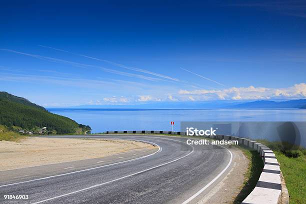 Estrada Da Serpentine - Fotografias de stock e mais imagens de Estrada - Estrada, Lago Baikal, Acima