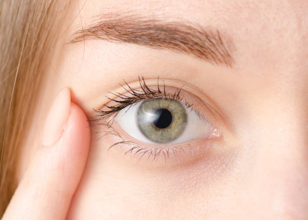 istock Female eye natural beauty medicine 918484674