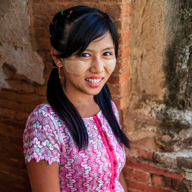 istock Young Burmese girl posing in Bagan, Myanmar 918518068