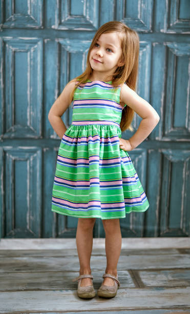 Descripción Periodo perioperatorio Dar permiso Niña De Vestido Verde Y Cabello Largo Foto de stock y más banco de imágenes de Austria - Austria, Azul, Blanco - Color - iStock Descripción Periodo perioperatorio Dar permiso Niña De Vestido Verde Y Cabello Largo Foto de stock y más banco de imágenes de Austria - Austria, Azul, Blanco - Color - iStock