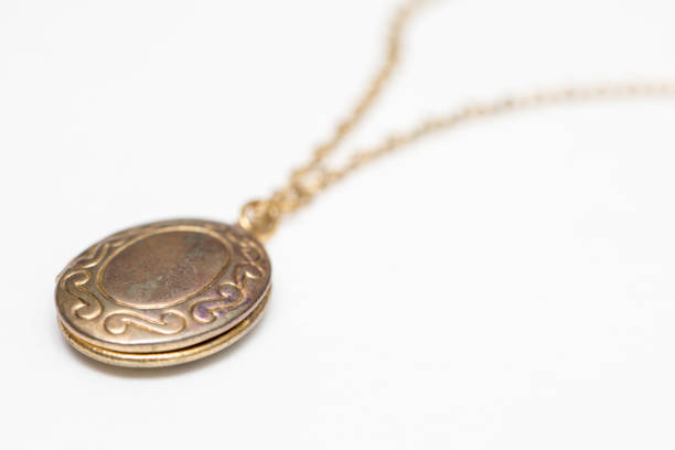 istock Gold Pendant Locket Necklace 918556648