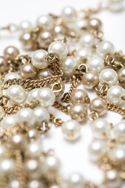 istock Gold And Pearl Necklace 918556988