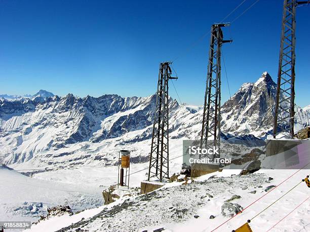 Foto de Swiss Pico e mais fotos de stock de Alpes europeus - Alpes europeus, Alpes suíços, Armação de Construção
