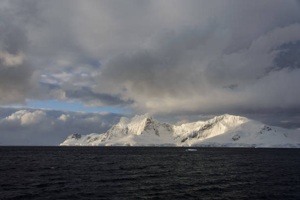 istock Antarctic landscape with mountains view from sea 918605642