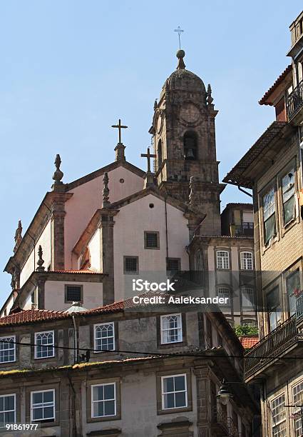 Cattedrale - Fotografie stock e altre immagini di Antico - Condizione - Antico - Condizione, Appartamento, Arancione