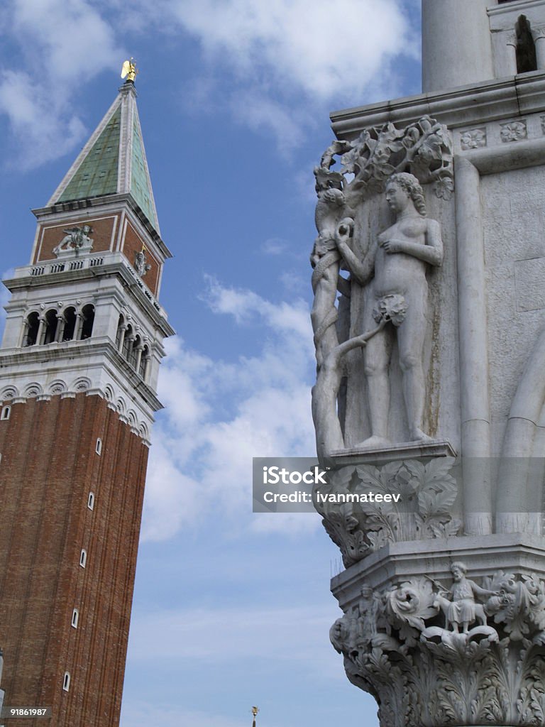 Bell tower e Palazzo Ducale-Venezia, Venezia, Italia - Foto stock royalty-free di Architettura