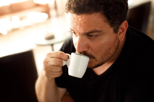 istock Having coffee at a coffee shop 918625822