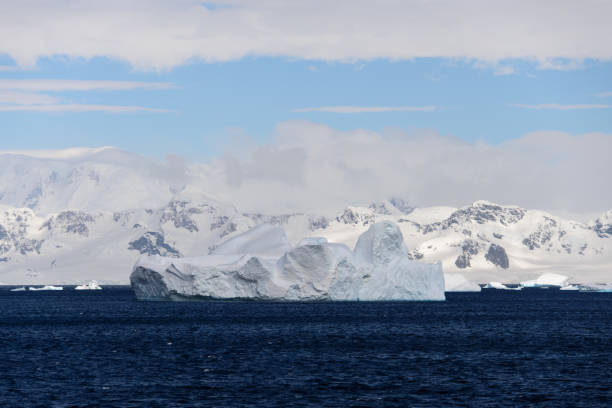 istock Antarctic landscape with sea and mountains 918642804