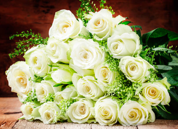 istock Bouquet of white roses for women's day 918678656