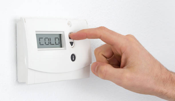 istock Vintage digital thermostat - Cold 918813100