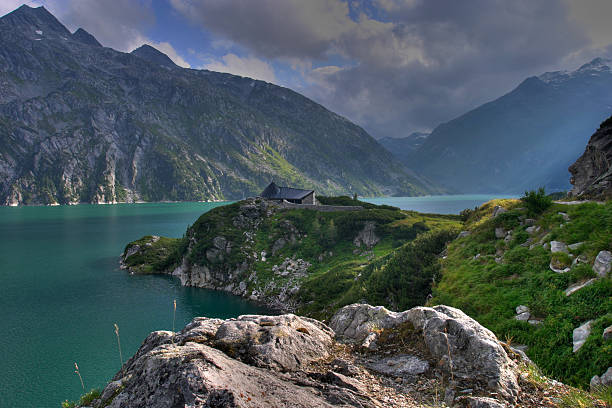 Bellissimo lago delle Alpi - foto stock