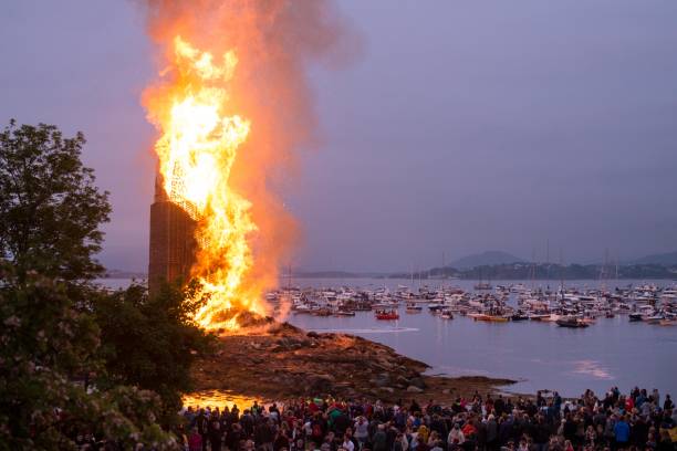 Bonfire The biggest bonfire in the world. kantor stock pictures, royalty-free photos & images