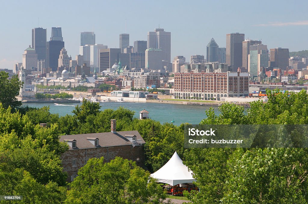 Contraste de paisajes - Foto de stock de Montreal libre de derechos