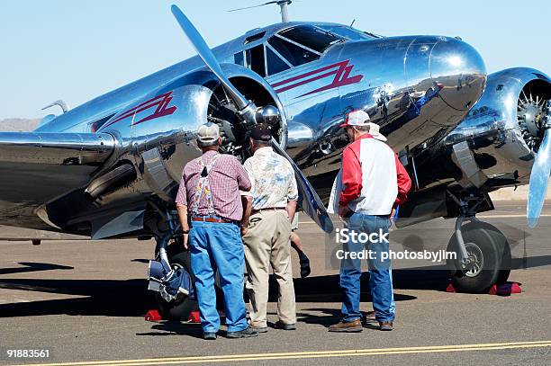 Airshow 방문자들에 2 Airshow에 대한 스톡 사진 및 기타 이미지 - Airshow, 골동품, 공기 펌프