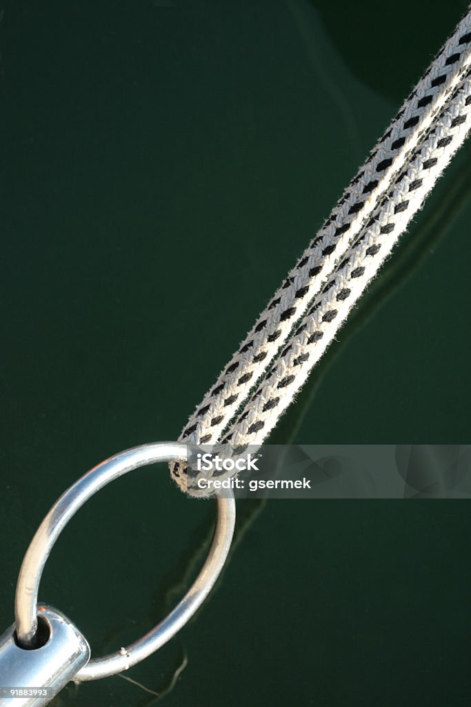 Pierścień i liny w Docku - Zbiór zdjęć royalty-free (Abstrakcja)