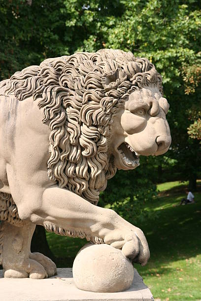 istock statue of a lion 91884180