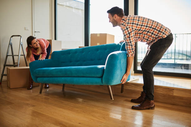istock Couple in new apartment 918851606