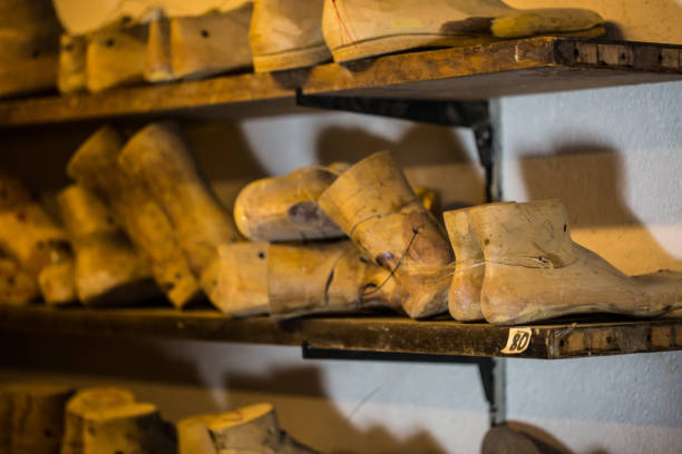 istock Moldings, wooden shoe lasts, handmade, shoemaker 918873584