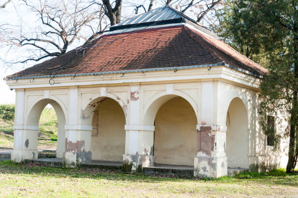 istock Old abandoned building of ancient Turkish bathroom 918893728