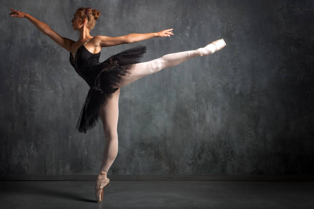 istock woman primer ballerina 918897108