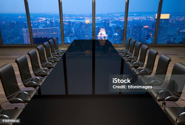 ニューヨーク市で事務所で空の会議室 - 会議用テーブルのストックフォトや画像を多数ご用意 - 会議用テーブル, 法人ビジネス, 大きい