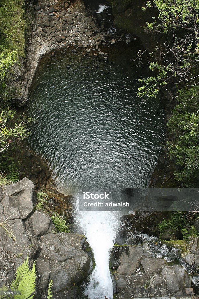 Di una cascata - Foto stock royalty-free di Acqua