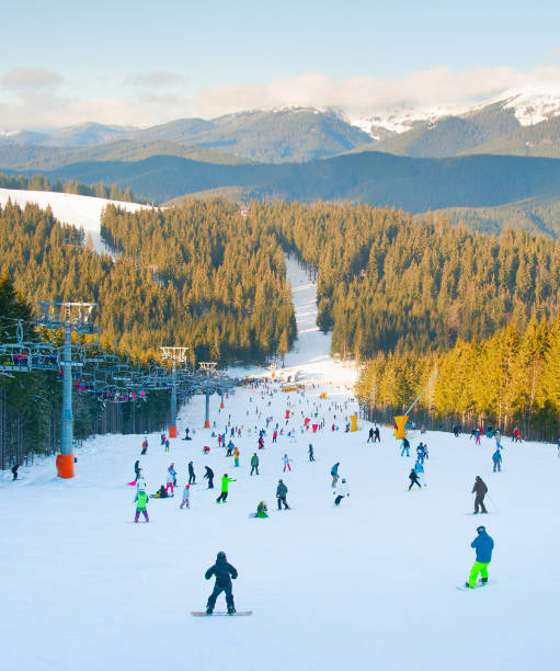 istock Mountains ski resort 918915168