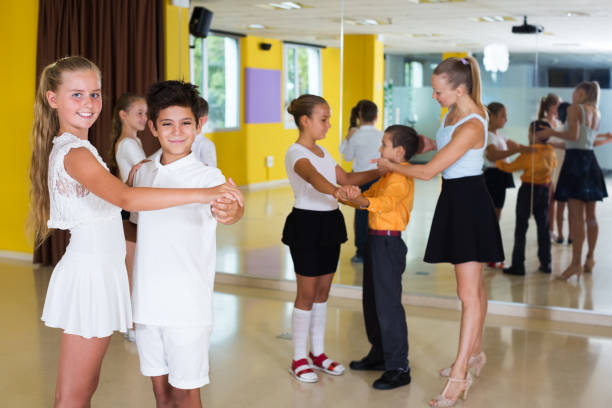 istock Children in dance studio 918918602