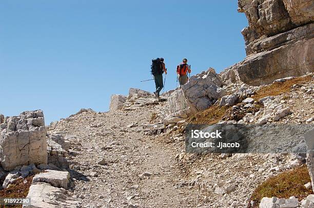 Photo libre de droit de Randonnée Dans Les Dolomites banque d'images et plus d'images libres de droit de Activité - Activité, Activité physique, Adulte