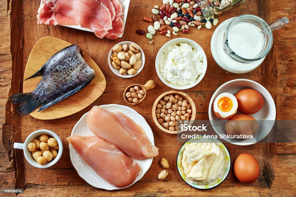 高蛋白質食品の平面図です。 - たんぱく質のロイヤリティフリーストックフォト