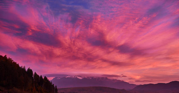 istock pink sky in the sunset 918938626