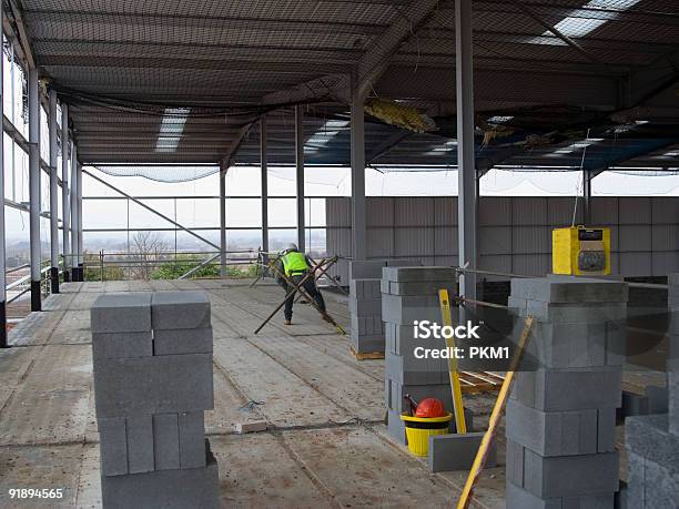 Foto de Escritório De Construção e mais fotos de stock de Setor de construção - Setor de construção, Adulto, Arquiteto