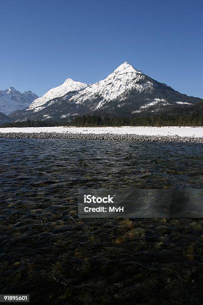 Rio De Montanha - Fotografias de stock e mais imagens de Alpes Europeus - Alpes Europeus, Ao Ar Livre, Azul