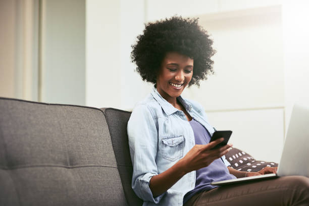 istock Tapped right into her social network 918958300