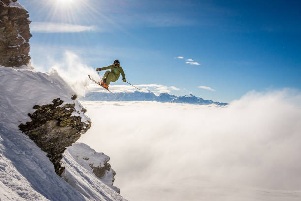 extrem-skifahren in verbier in den schweizer alpen - mont blanc ski slope european alps mountain range stock-fotos und bilder