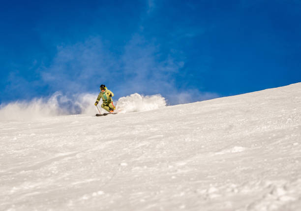 sunny, skifahren in verbier, schweiz - mont blanc ski slope european alps mountain range stock-fotos und bilder