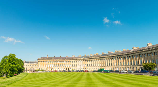 istock Panoramic view of Royal Crescent in Bath, England 919018244