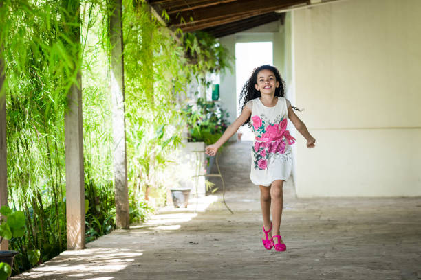 Portrait of a Brazilian girl with curly hair.