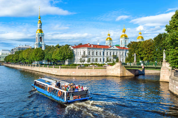 catedral naval de san nicolás, san petersburgo, rusia - san petersburgo fotografías e imágenes de stock