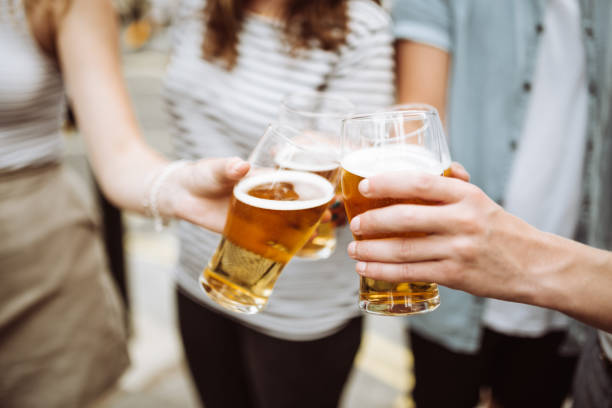 istock happy hour in london 919186376