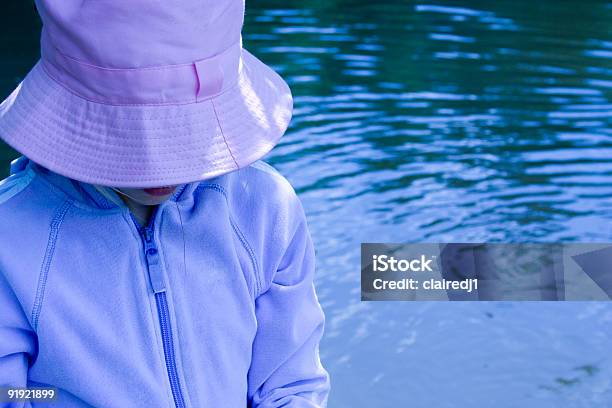 ブルーの子 - パーカー服のストックフォトや画像を多数ご用意 - パーカー服, 紫, カラー画像