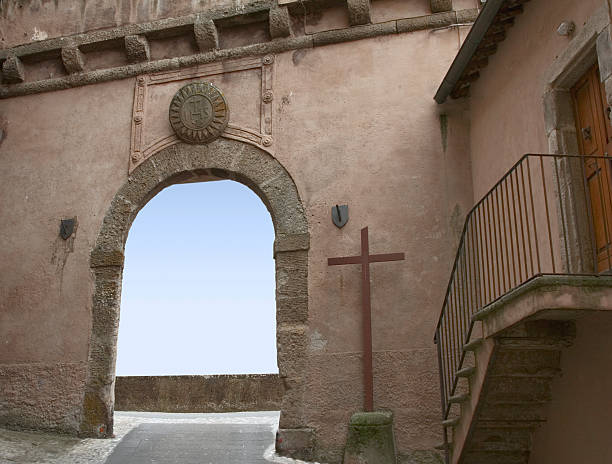 Antiga pórtico entrada - fotografia de stock