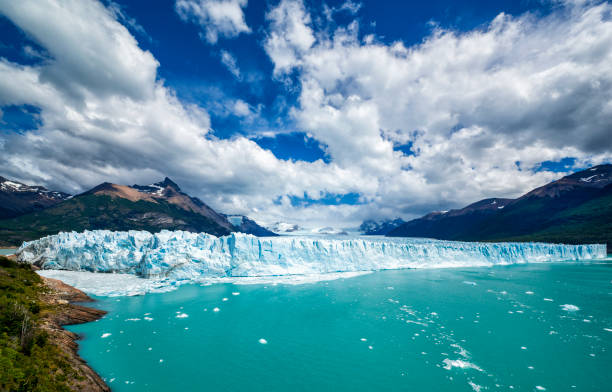 célèbre perito moreno glacier en patagonie, argentine - patagonia el calafate horizontal argentina photos et images de collection