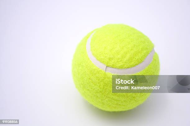 Теннисный Мяч — стоковые фотографии и другие картинки Теннисный мяч - Теннисный мяч, Прямо над, Без людей