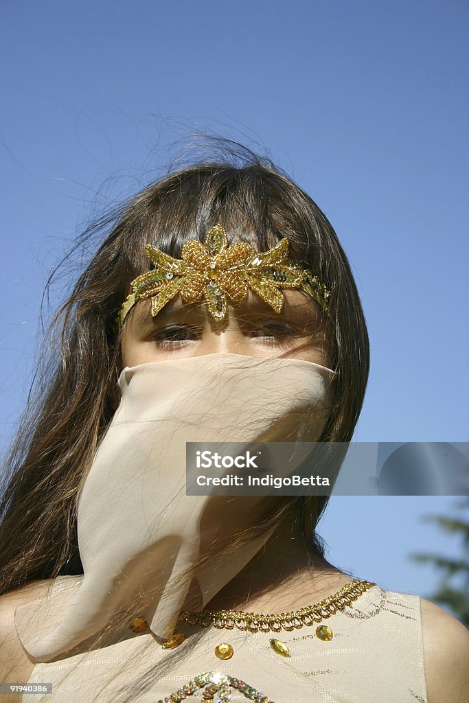 Ritratto della ragazza in costume orientale - Foto stock royalty-free di Addome umano