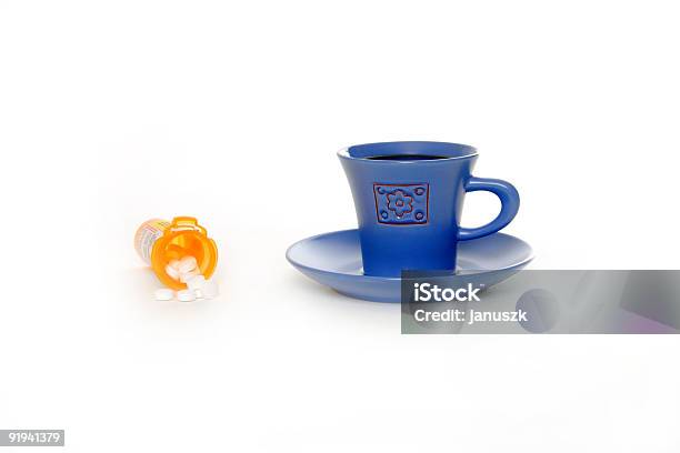 Foto de Café E Remédios e mais fotos de stock de Acordar - Acordar, Alívio, Assado