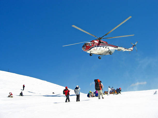 두고 - rescue helicopter mountain snow 뉴스 사진 이미지