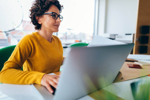 istock Business woman in office 919510046