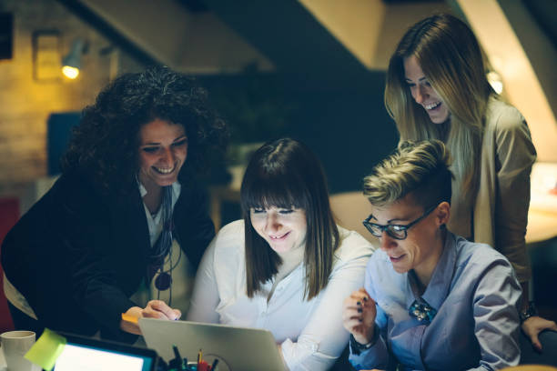 istock Businesswomen Working Late 919538918